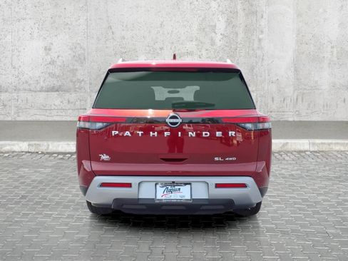 Used 2025 Nissan Pathfinder SL AWD/4WD image 9