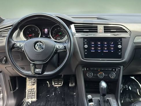 Used 2021 Volkswagen Tiguan SE R-Line FWD image 10
