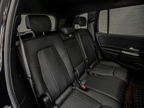 Used 2020 Mercedes-Benz GLB 250 4MATIC image 27