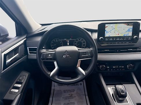 Used 2022 Mitsubishi Outlander SE image 24