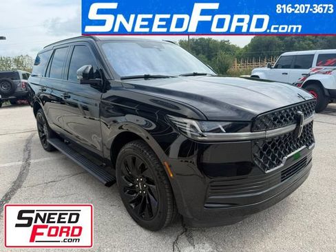 Used 2025 Lincoln Navigator Reserve w/ Jet Appearance Package AWD/4WD image 1