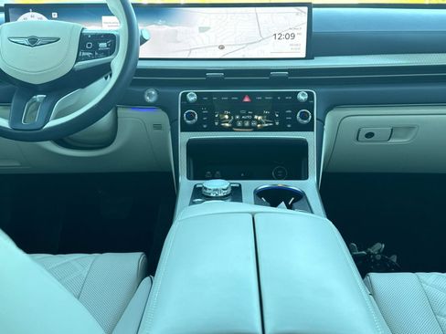 Used 2025 Genesis GV80 3.5T Prestige image 14