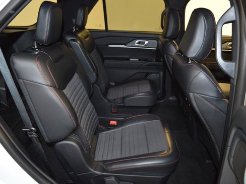 Certified 2025 Ford Explorer ST-Line image 12