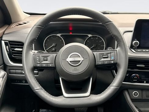 Used 2023 Nissan Rogue SL AWD/4WD image 12