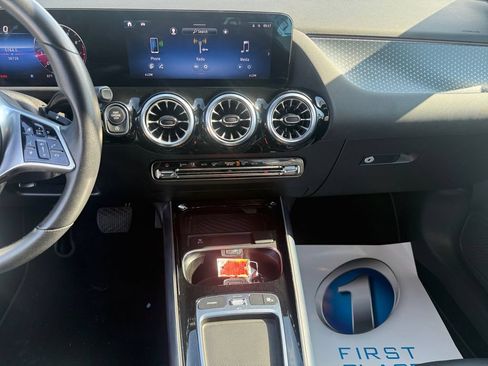 Used 2025 Mercedes-Benz GLA 250 4MATIC image 11
