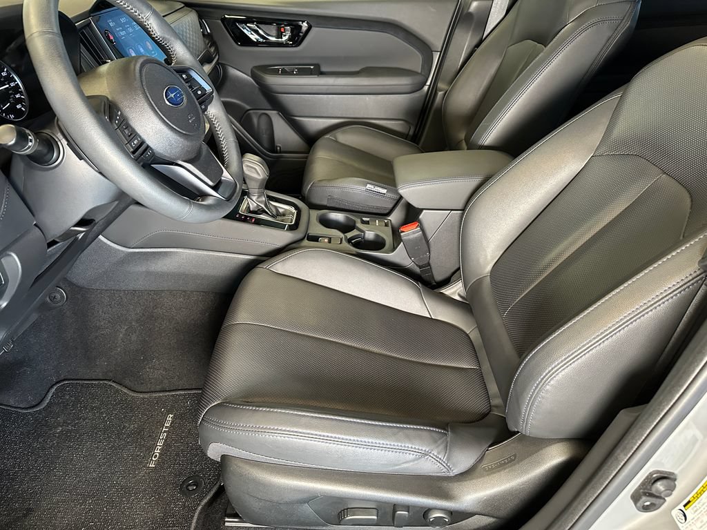 Used 2025 Subaru Forester Limited AWD/4WD image 20