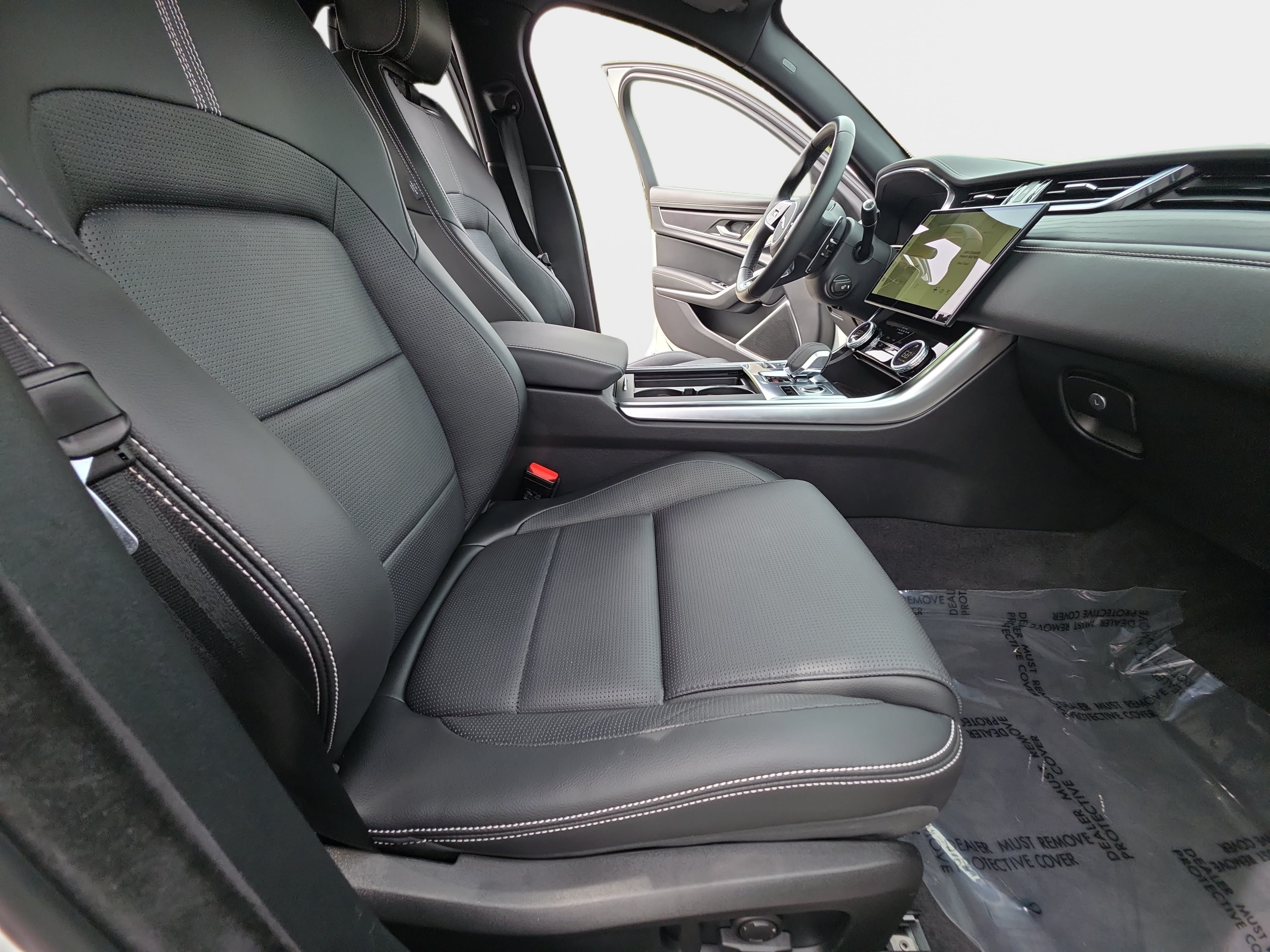Used 2023 Jaguar XF R-Dynamic SE AWD/4WD image 10