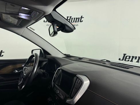 Used 2020 GMC Terrain SLE image 29
