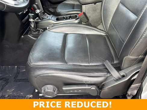 Used 2019 Jeep Wrangler Unlimited Sahara image 15