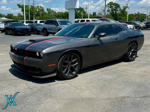 Used 2022 Dodge Challenger R/T w/ Blacktop Package RWD image 3