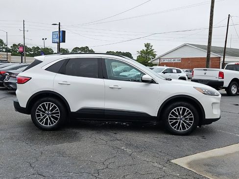 Used 2022 Ford Escape SEL w/ Technology Package FWD image 8