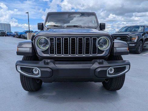 Certified 2025 Jeep Wrangler Unlimited Sahara AWD/4WD image 9
