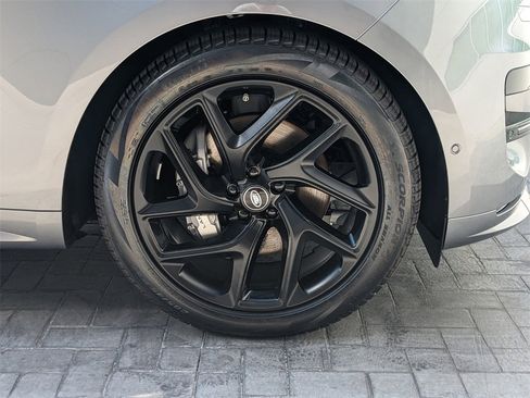 New 2025 Land Rover Range Rover Sport Dynamic SE image 10
