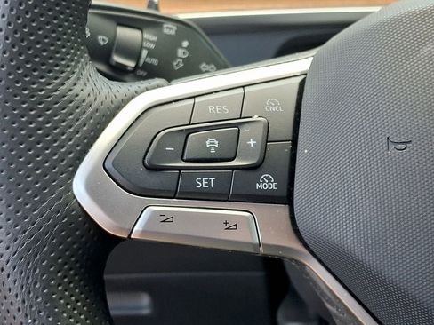 Certified 2025 Volkswagen Tiguan SEL R-Line AWD/4WD image 21