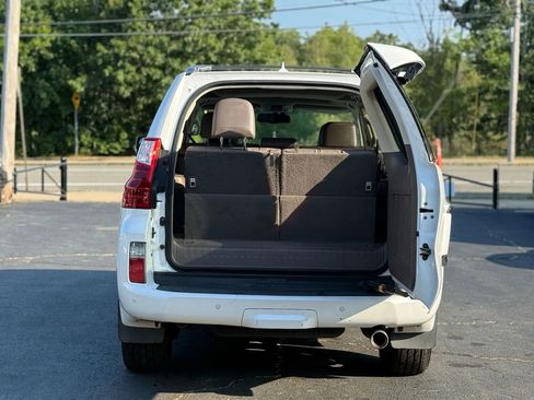 Used 2011 Lexus GX 460 Premium image 19