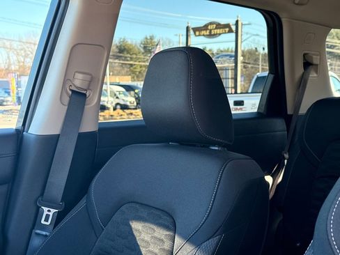 Used 2025 Nissan Pathfinder SV image 24