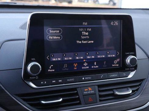 Used 2025 Nissan Altima 2.5 SV FWD image 16