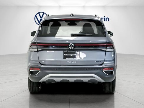 New 2026 Volkswagen Taos SE image 4