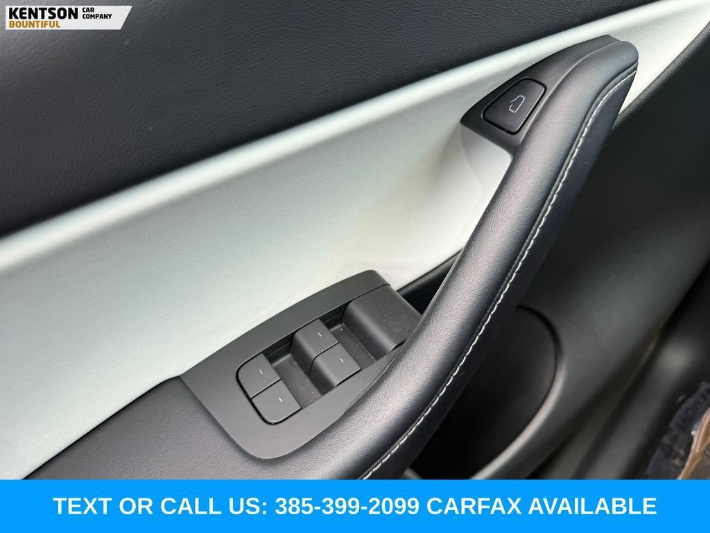 Used 2022 Tesla Model Y Performance AWD/4WD image 16