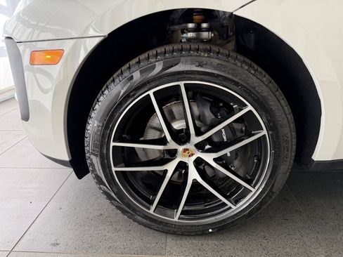 New 2026 Porsche Macan image 10