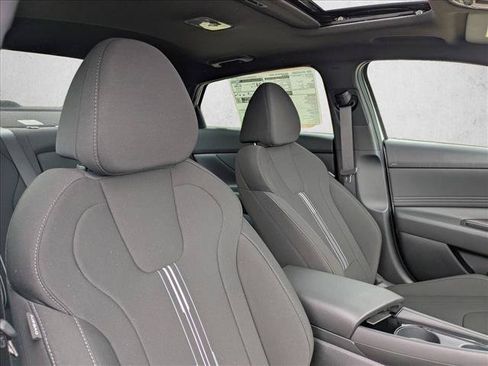 New 2026 Hyundai Elantra SEL Sport FWD image 19