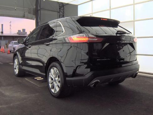 Used 2022 Ford Edge Titanium w/ Equipment Group 301A AWD/4WD image 2