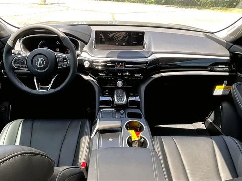 Used 2024 Acura MDX SH-AWD w/ Technology Package image 2