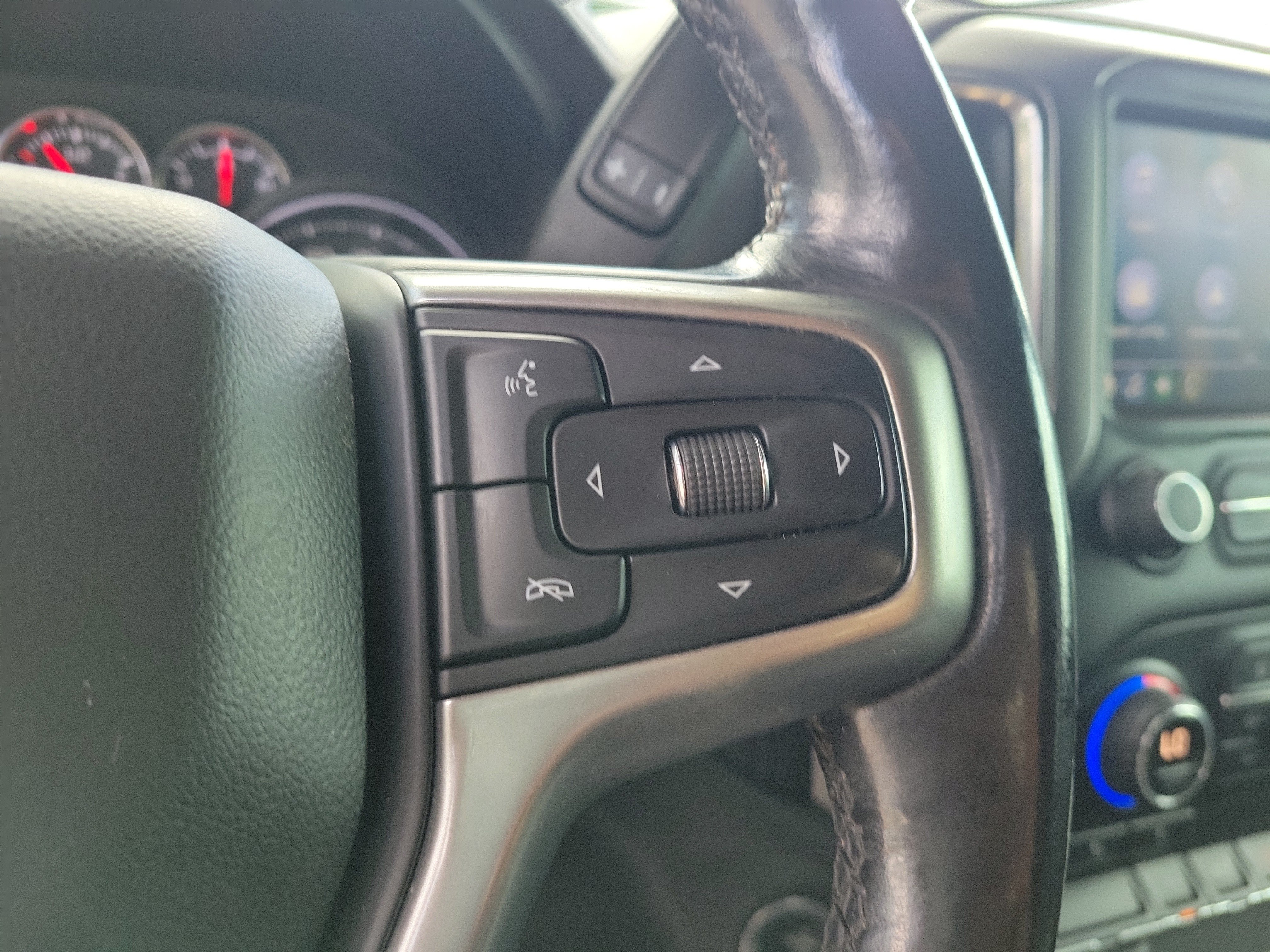 Used 2020 Chevrolet Silverado 1500 LT w/ All-Star Edition AWD/4WD image 24