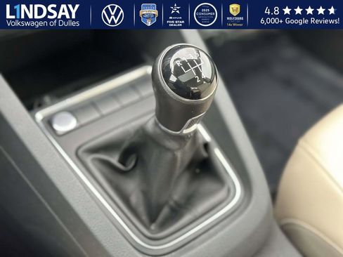 Used 2017 Volkswagen Jetta SE image 17