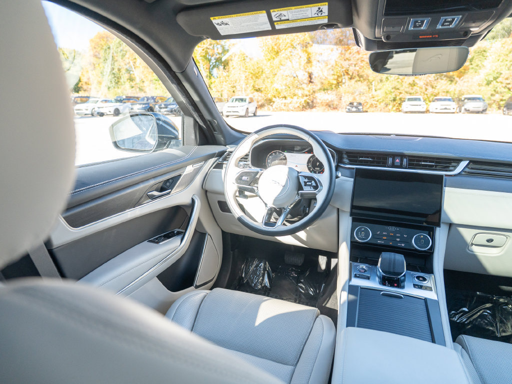 Used 2025 Jaguar F-PACE R-Dynamic S AWD/4WD image 20