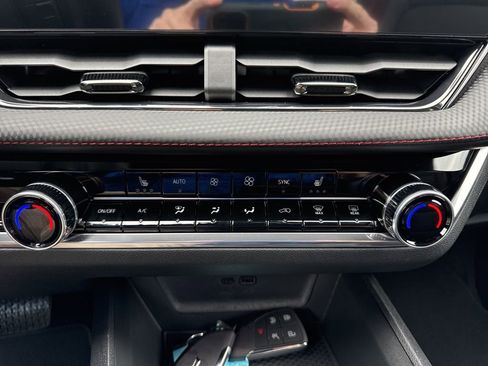 New 2026 Chevrolet Equinox RS image 19