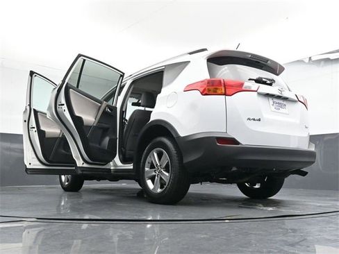Used 2015 Toyota RAV4 XLE image 42