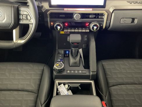 Used 2024 Toyota Tacoma 4x4 Double Cab image 11