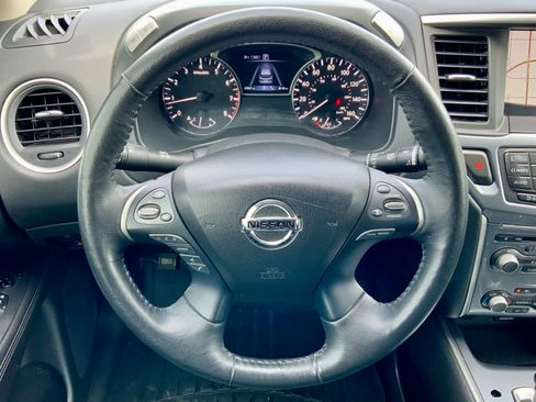 Used 2020 Nissan Pathfinder SL AWD/4WD image 37