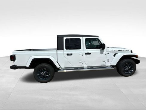New 2026 Jeep Gladiator Sport AWD/4WD image 9
