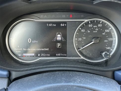 Used 2025 Nissan Versa SV w/ Trunk Package image 27