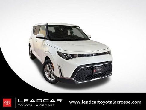 Used 2025 Kia Soul LX w/ LX Technology Package FWD image 1