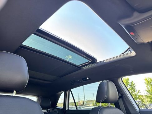 Used 2023 Volkswagen Atlas Cross Sport SE w/ Panoramic Sunroof Package AWD/4WD image 29