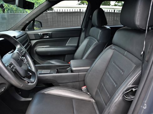 Used 2024 Hyundai Santa Fe Calligraphy FWD image 12