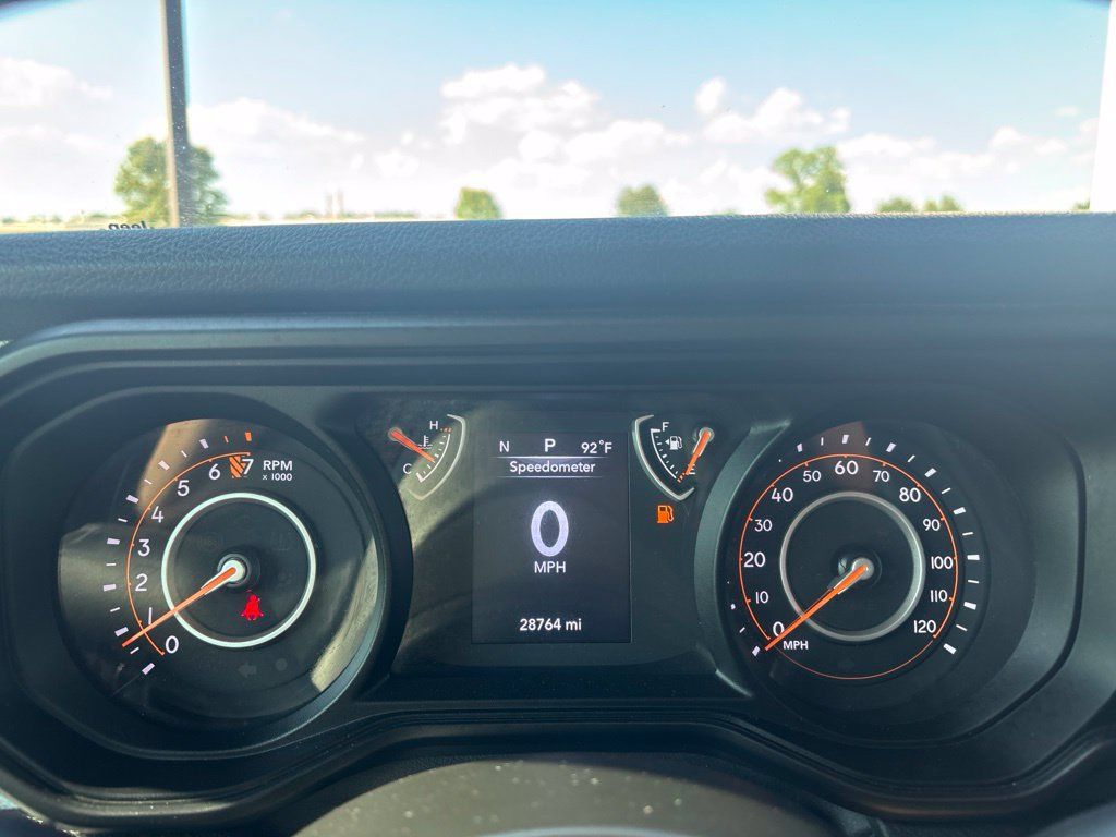 Used 2025 Jeep Gladiator Sport AWD/4WD image 16