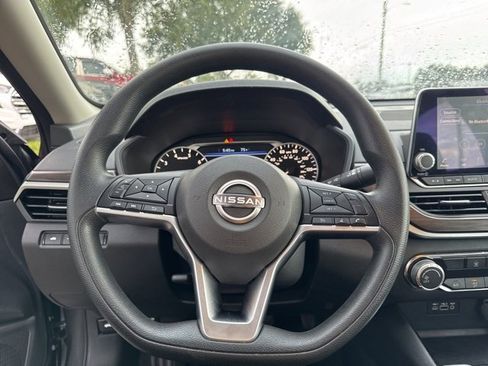 Used 2024 Nissan Altima 2.5 SV image 28