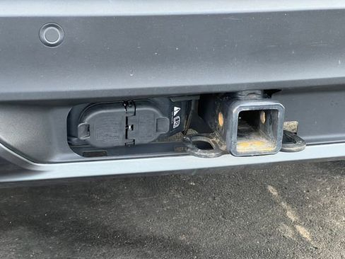 Used 2023 Ford Explorer XLT w/ Equipment Group 202A image 11