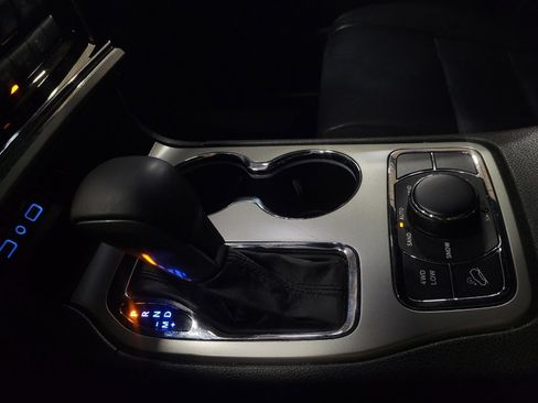 Used 2019 Jeep Grand Cherokee Limited w/ Luxury Group II image 26