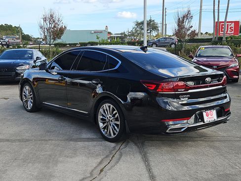 Used 2020 Kia Cadenza Limited image 3