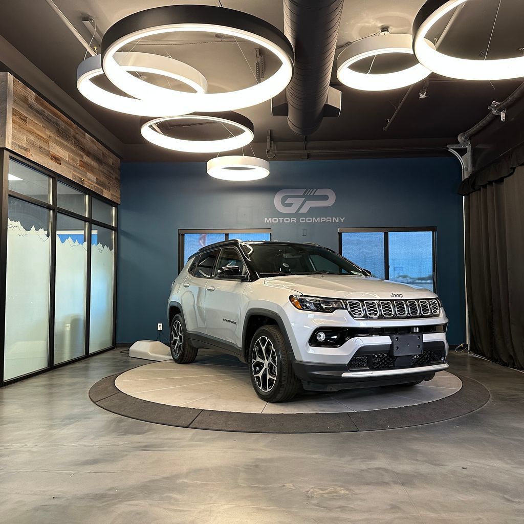 Used 2024 Jeep Compass Limited AWD/4WD image 1