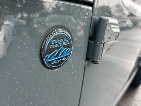 Used 2024 Jeep Wrangler Unlimited image 35