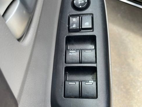 Used 2012 Honda Civic EX-L image 18
