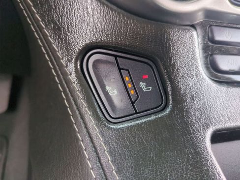 Used 2020 Chevrolet Suburban LT AWD/4WD image 36