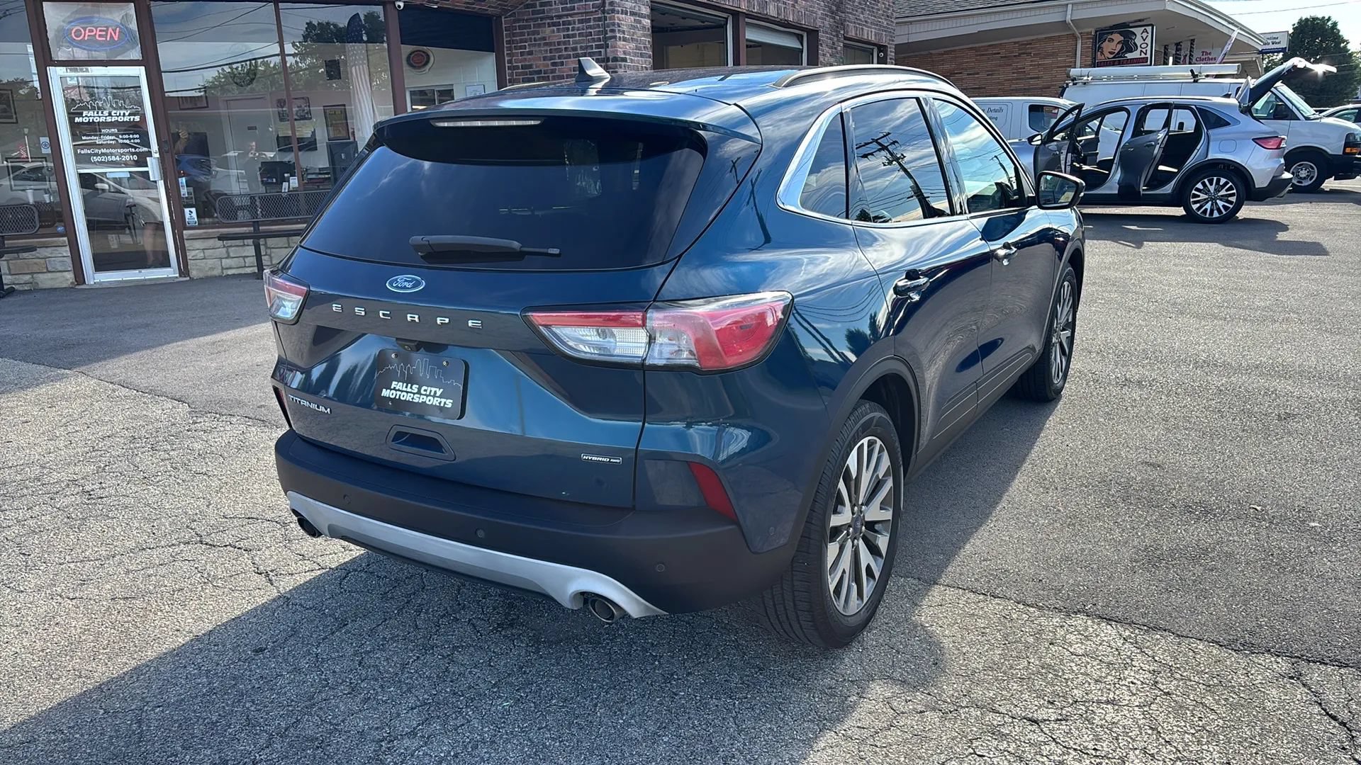 Used 2020 Ford Escape Titanium AWD/4WD image 13