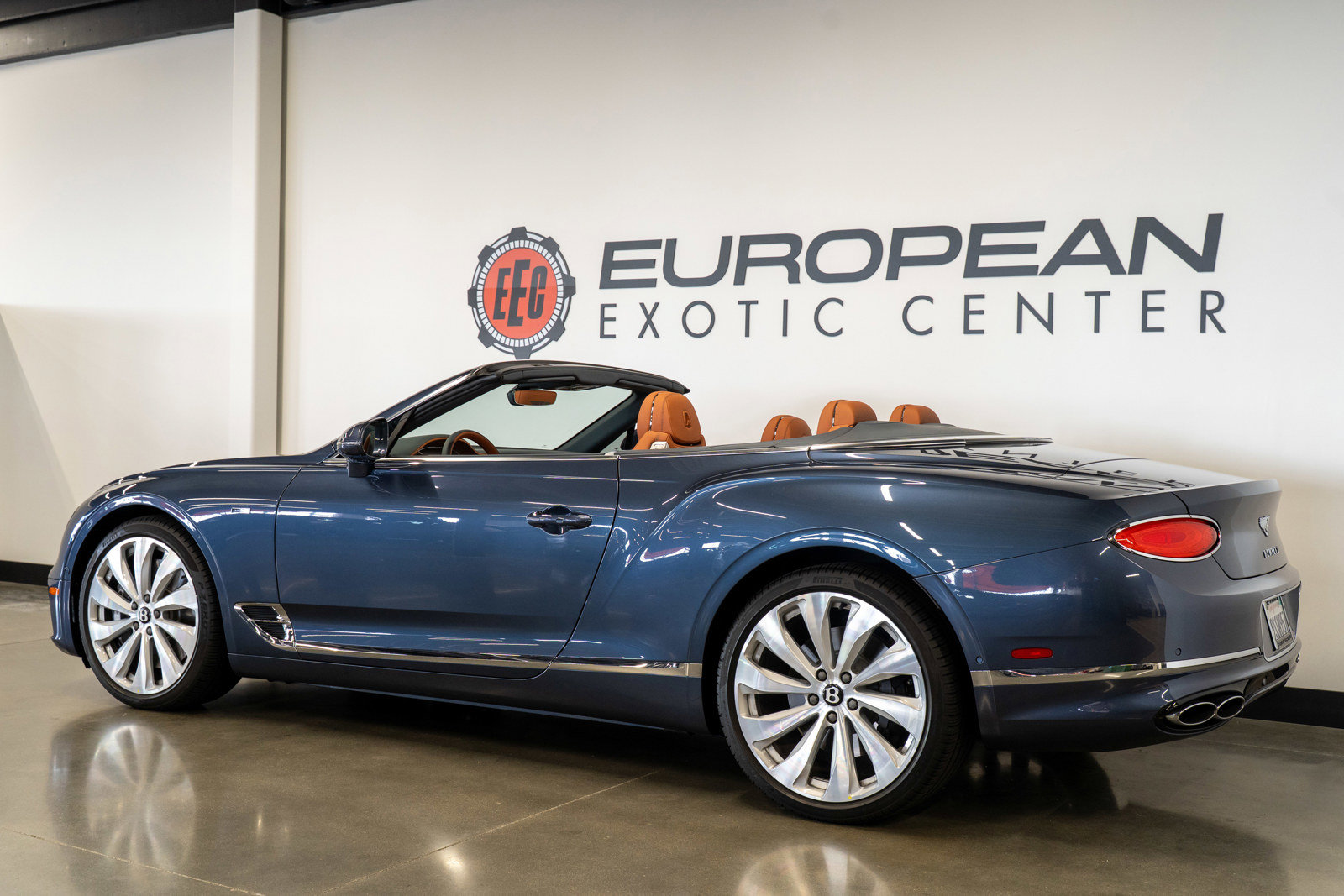 Used 2024 Bentley Continental GT V8 AWD/4WD image 28